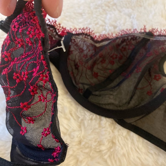 Simply Vera NWOT Vera Wang Black and Red Sheer Lace Underwire Bra Women’s 36C - Picture 7 of 7